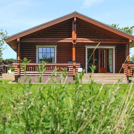 Tomatin - Luxury Two Bedroom Log Cabin With Hot Tub Berwick Upon Tweed Exterior foto