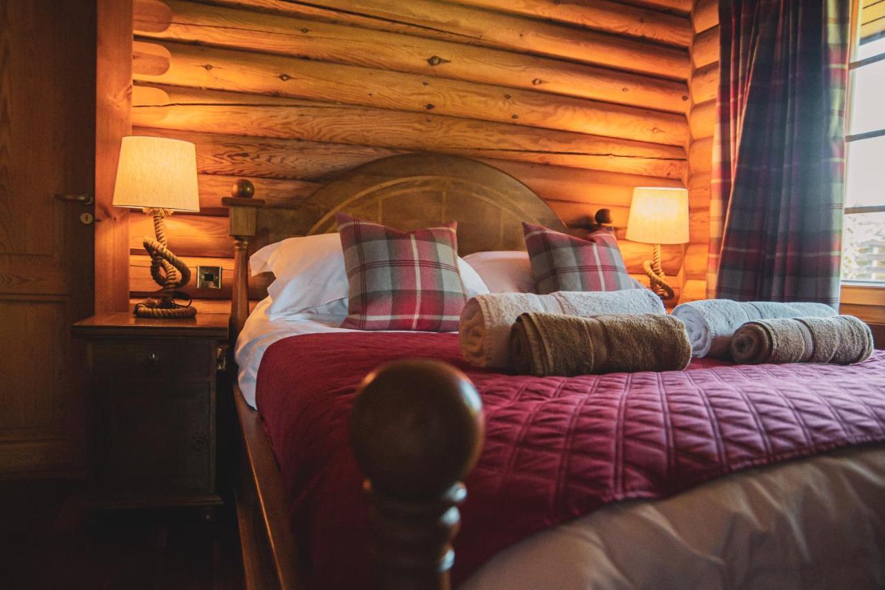 Tomatin - Luxury Two Bedroom Log Cabin With Hot Tub Berwick Upon Tweed Exterior foto