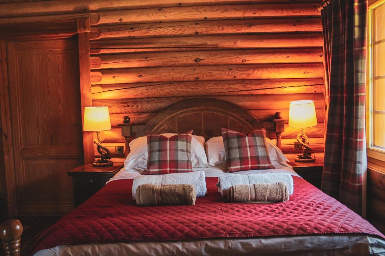Tomatin - Luxury Two Bedroom Log Cabin With Hot Tub Berwick Upon Tweed Exterior foto