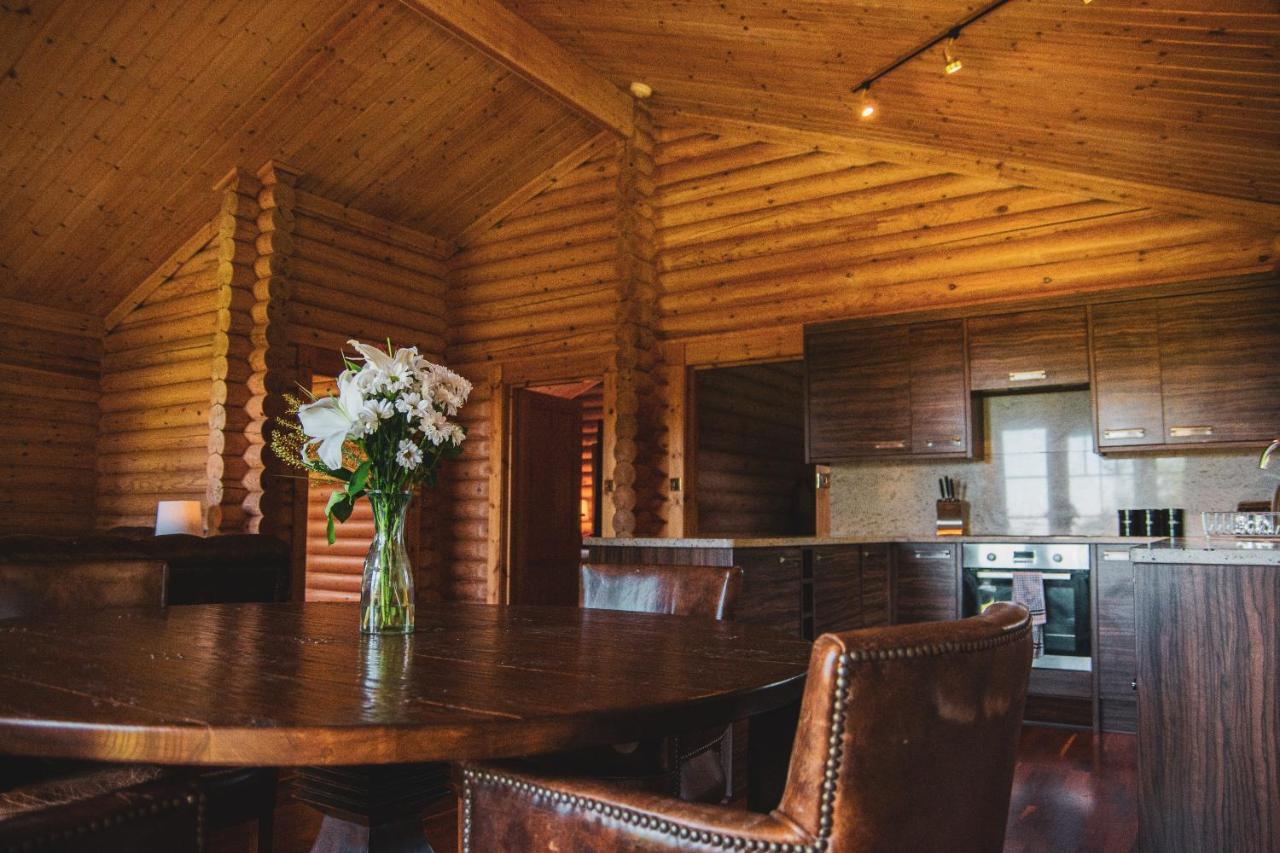 Tomatin - Luxury Two Bedroom Log Cabin With Hot Tub Berwick Upon Tweed Exterior foto