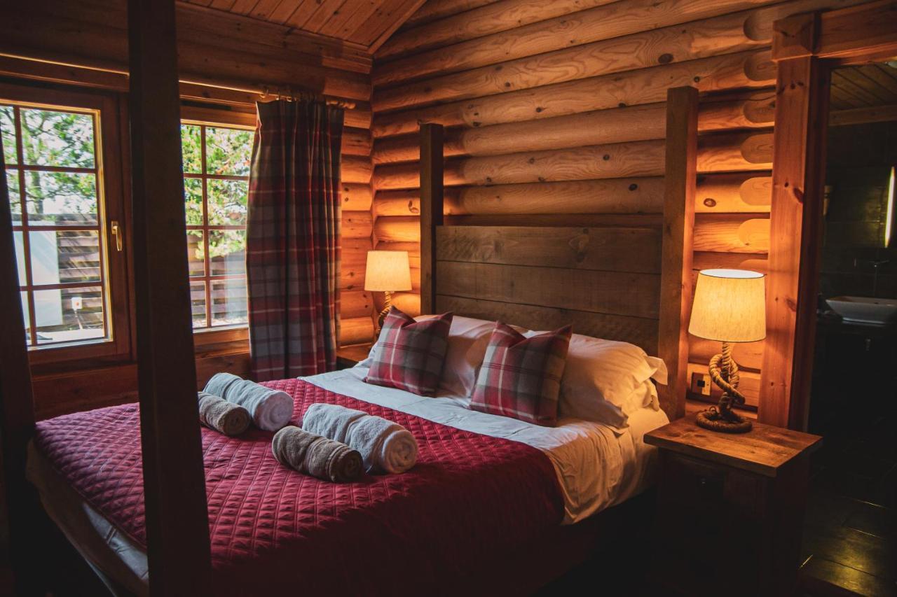 Tomatin - Luxury Two Bedroom Log Cabin With Hot Tub Berwick Upon Tweed Exterior foto