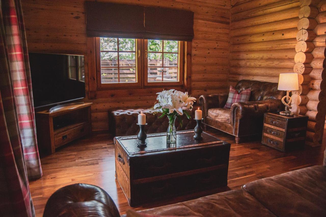 Tomatin - Luxury Two Bedroom Log Cabin With Hot Tub Berwick Upon Tweed Exterior foto