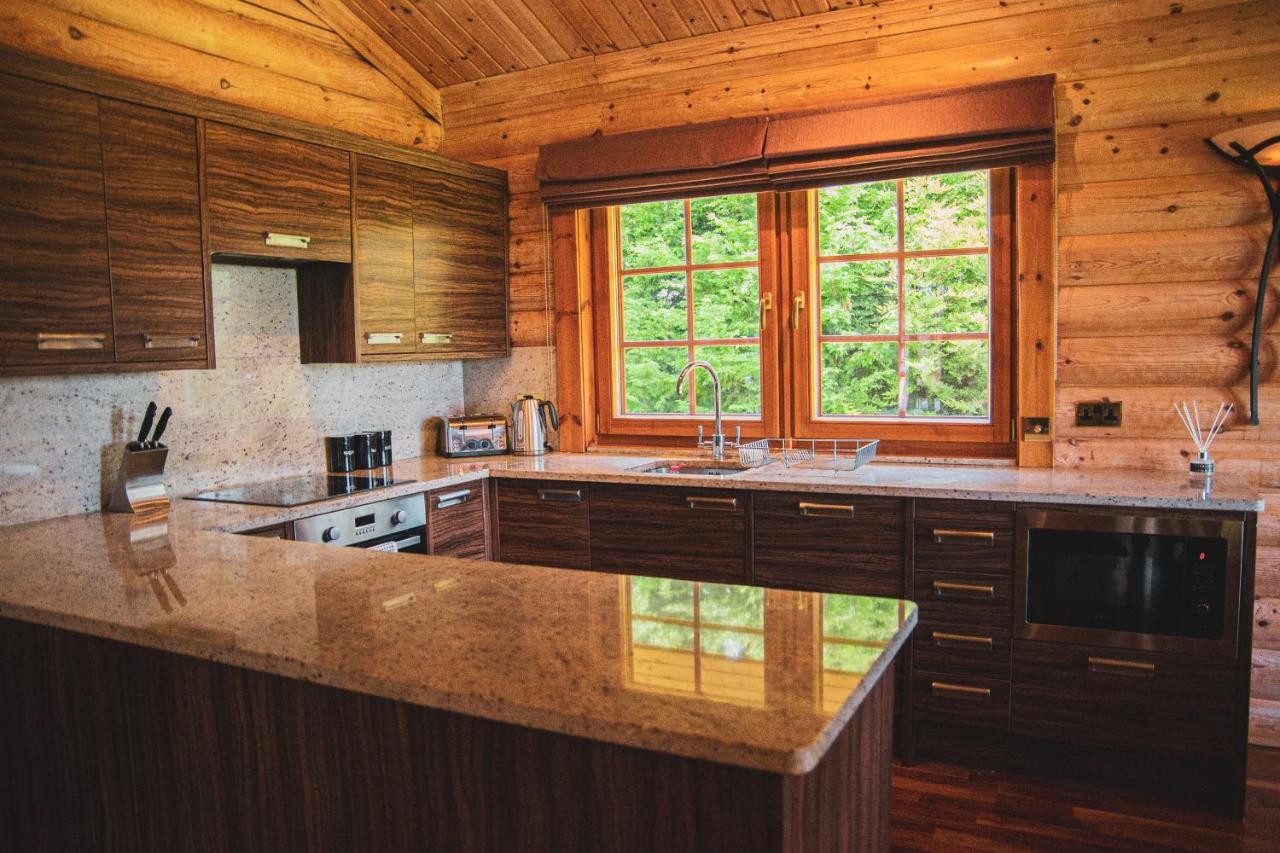 Tomatin - Luxury Two Bedroom Log Cabin With Hot Tub Berwick Upon Tweed Exterior foto