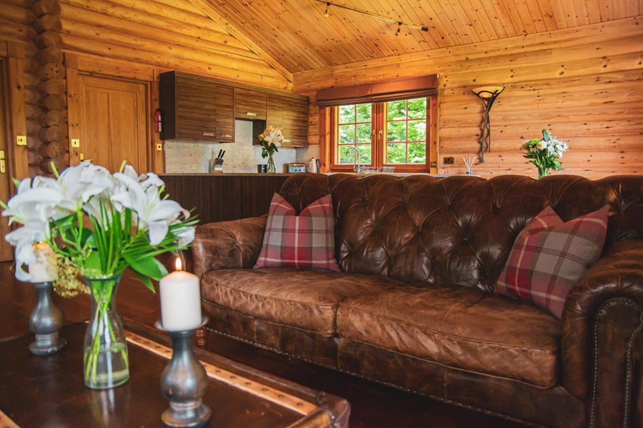Tomatin - Luxury Two Bedroom Log Cabin With Hot Tub Berwick Upon Tweed Exterior foto